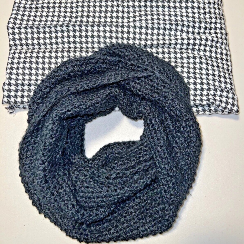 Merona & Old Navy Women's Winter Scarf Houndstooth Shawl Style Set of 2 EUC